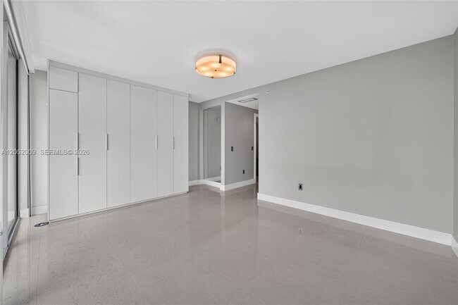 Building Photo - 2950 NE 188th St