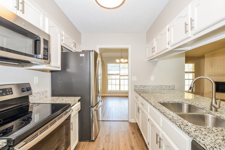 Building Photo - 6899 Gallop Dr
