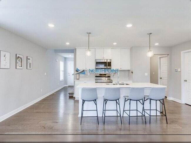 Building Photo - Spacious 4 beds 2.5 baths in Lees Summit