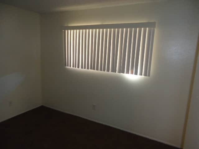 Building Photo - 3 Bedroom - 2 Bathroom Single Story Home i...