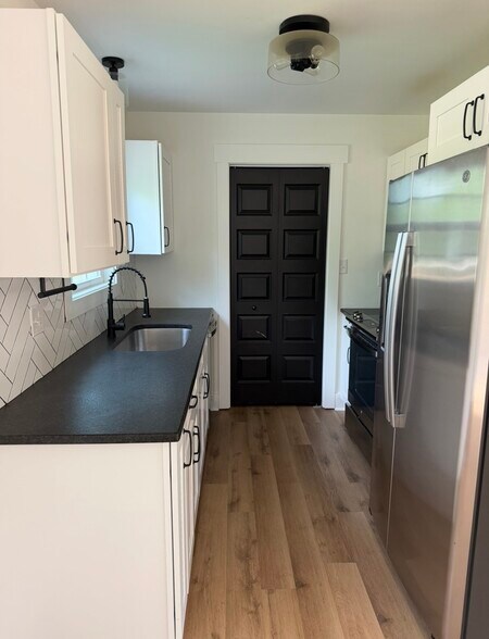 Building Photo - 563 Lorie Ln