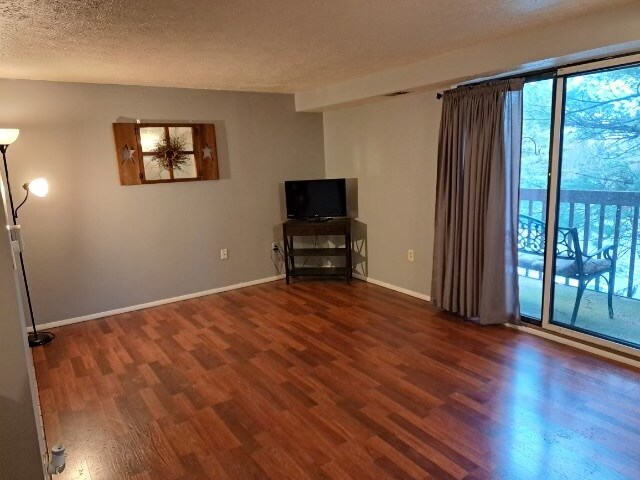 Building Photo - 27512 Evergreen Run