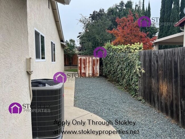 Building Photo - 580 Heather Pl