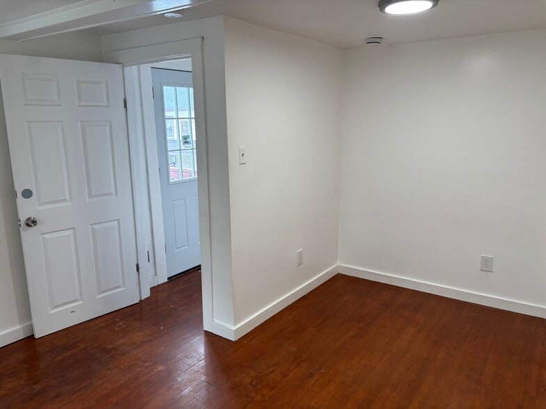 Building Photo - 28 Pleasant Street
