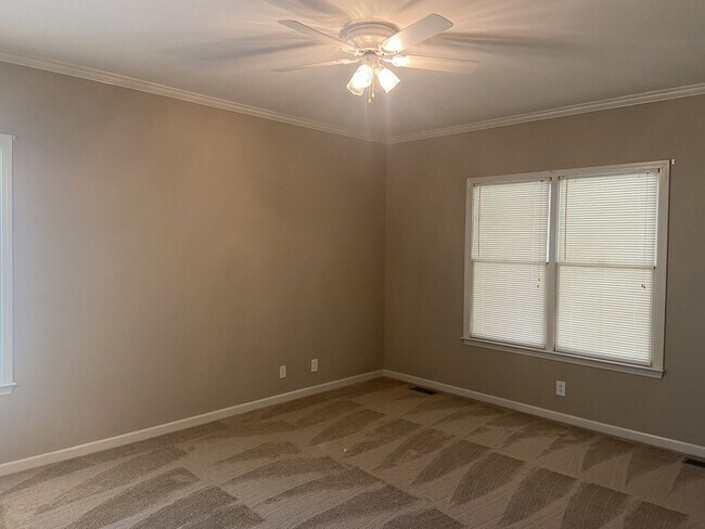 Building Photo - 4237 Trenton Rd