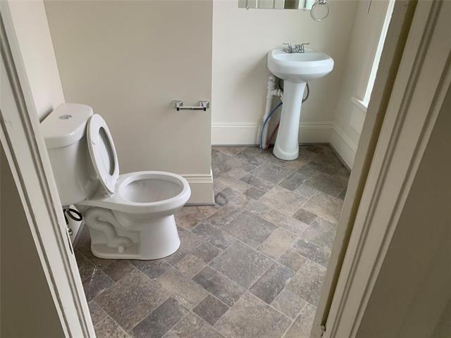 Building Photo - 617 W Gandy St