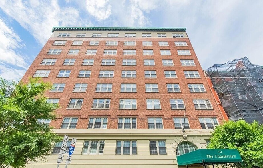 Building Photo - 534 Beacon St