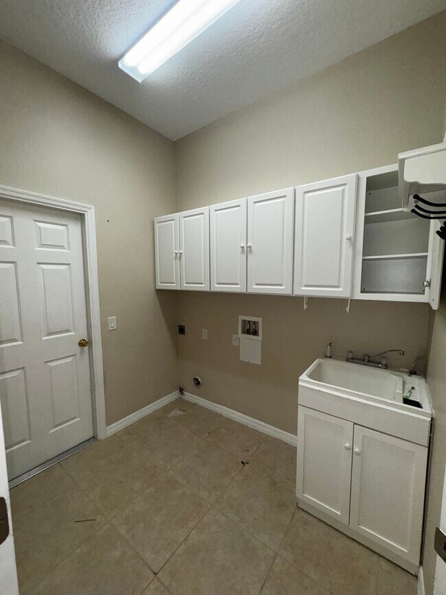 Building Photo - For Rent |Active 55+ Spacious 3BR Home in Candler Hills at On Top of the World – Private Cul-de-S...