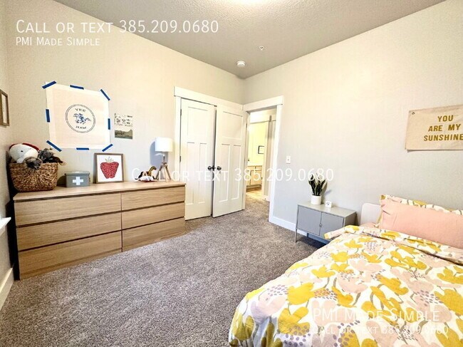 Building Photo - Move in Special! Condo with Amazing Views ...
