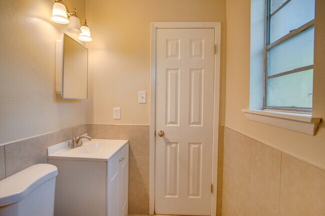 Building Photo - Updated Southwest Pensacola 3BR Home Near NAS Pensacola with Garage & Fenced Backyard