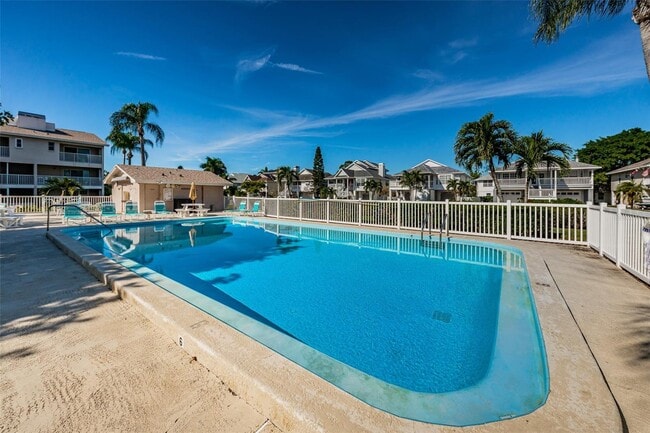 Building Photo - 255 Capri Cir N