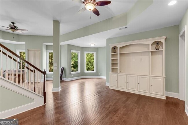 Building Photo - 5861 Yoshino Cherry Ln NE