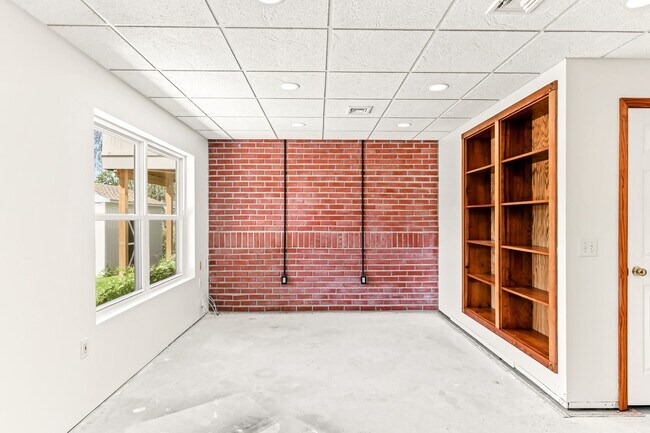 Building Photo - 808 Yorkview Dr