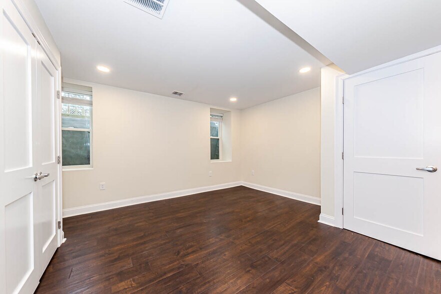 Building Photo - 28 Albion St