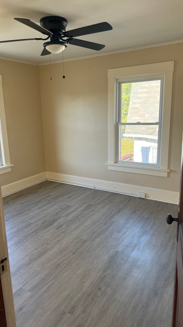 Building Photo - Large 4 bedroom single family home ready now!