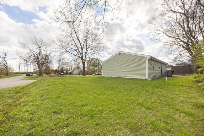 Building Photo - 1810 Tanis Dr