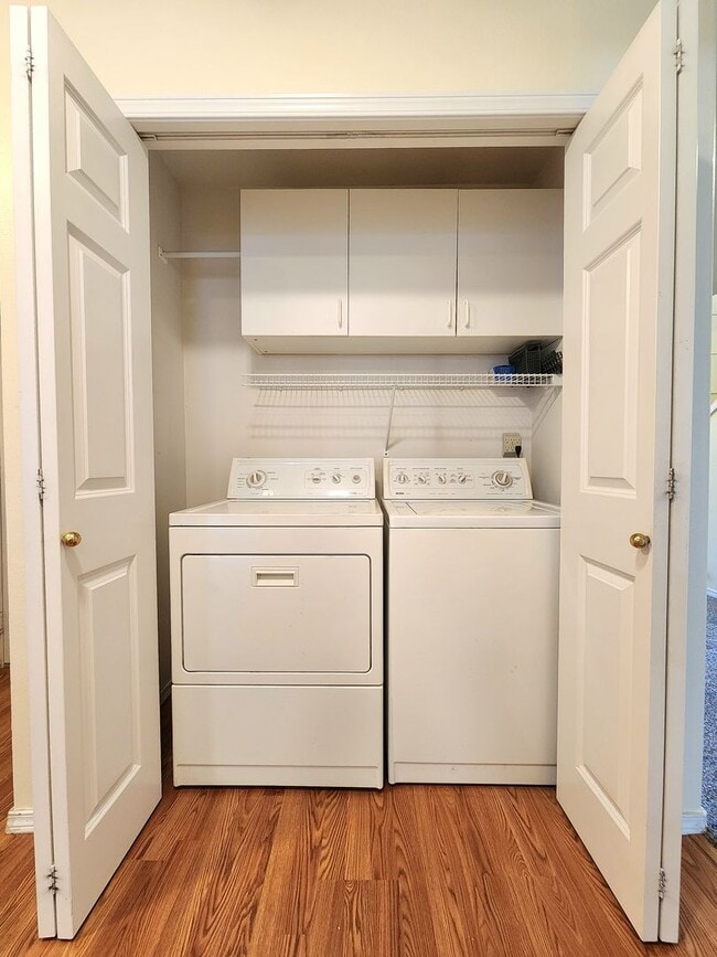 Building Photo - 3 Bedroom 2.5 Bath Townhome in Everett
