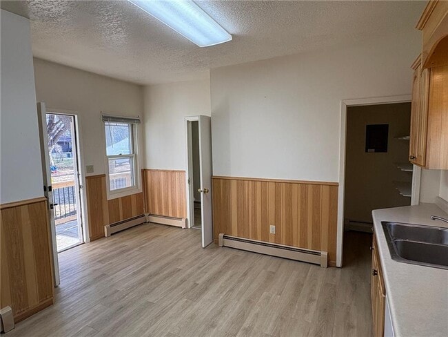 Building Photo - 216 Birch Ave S