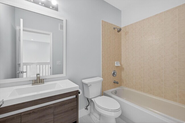 Building Photo - 981 SW 149th Ct