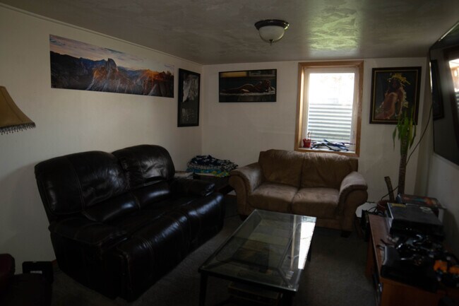 Building Photo - 414 S 12th Ave