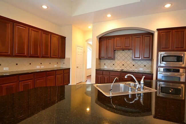 Building Photo - 6606 Cadogan Ct