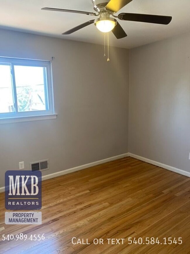 Building Photo - 1817 Bluemont Ave SW