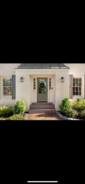 Primary Photo - 8081 Ridgetown Ln