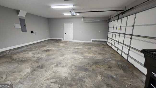 Building Photo - 143 Millers Branch Dr