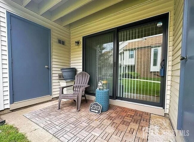 Building Photo - 2313 Bayhead Dr