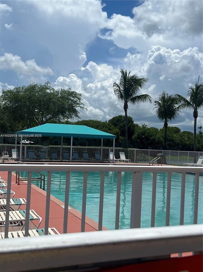 Building Photo - 2551 SE 16th Terrace