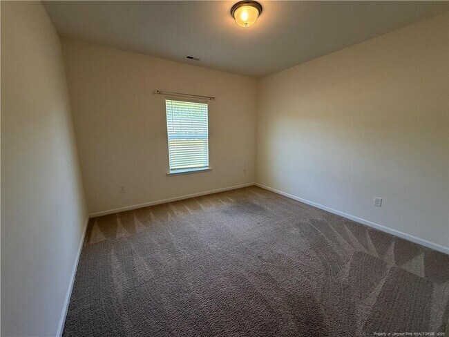 Building Photo - 240 Planters Ln