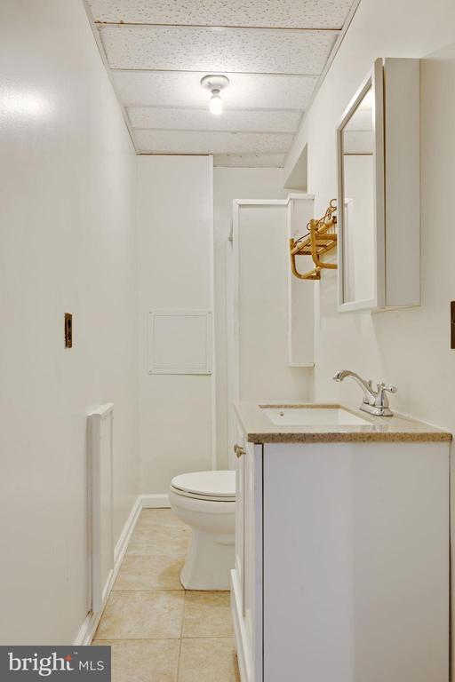 Building Photo - 8208 Gainsborough Ct W