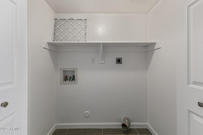 Building Photo - 6605 N 48th Ave