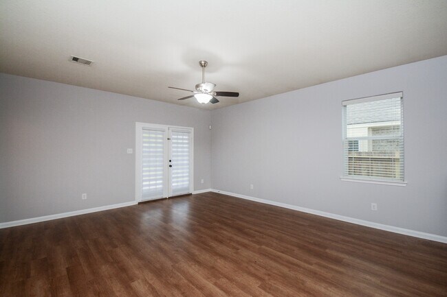 Building Photo - 30915 W Lost Creek Blvd