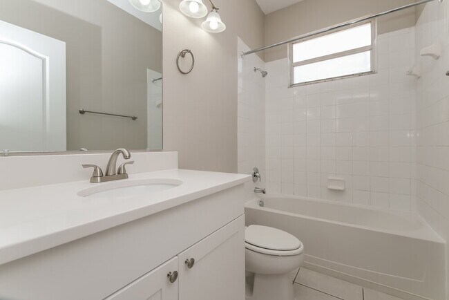 Building Photo - 3696 Braemere Dr