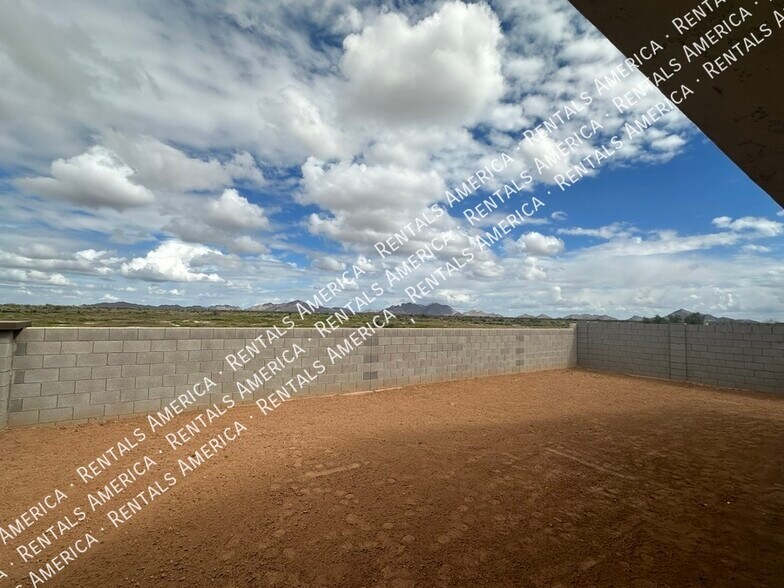 Building Photo - 1142 E Westwood Dr