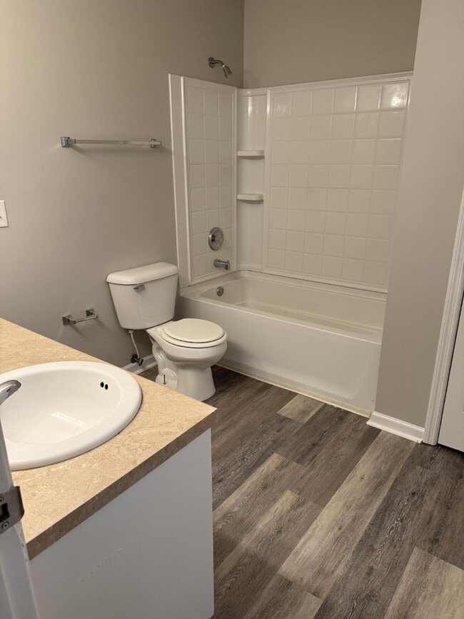 Building Photo - Great remodel close to Fort Stewart.