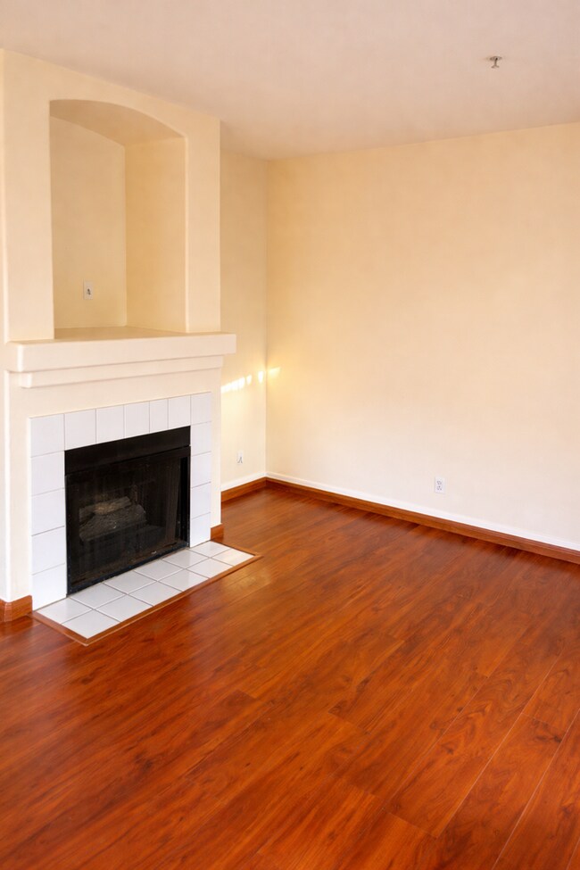 Building Photo - Beautiful 1 Bed 1 Bath in a great community