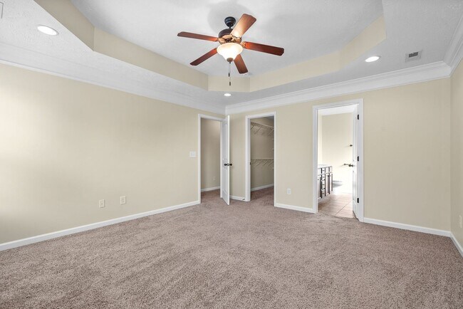 Building Photo - Pet Friendly Four Bedroom with Bonus!
