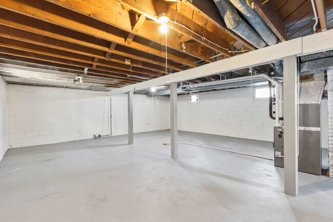 Building Photo - Coming Soon!!