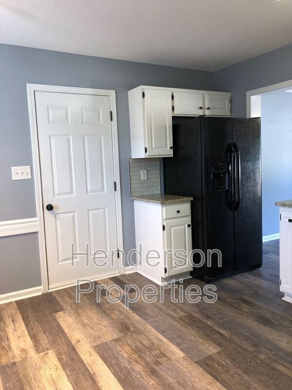 Building Photo - 2620 Wind Song Ct