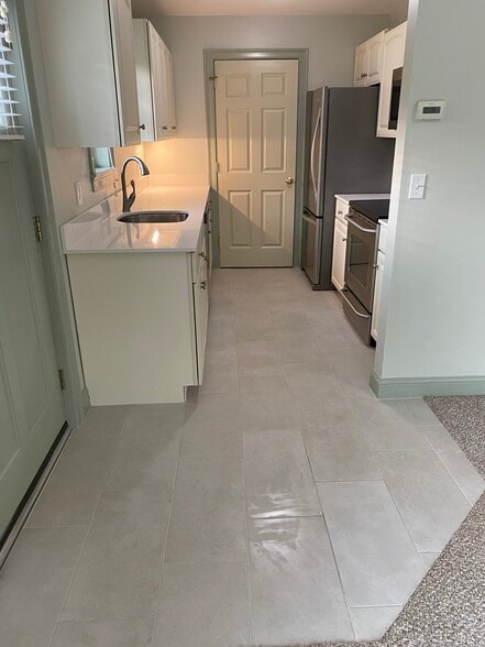 Kitchen - 6 Cormorant Pl