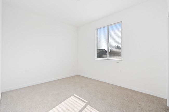 Building Photo - Brand New Spacious Four Bedroom Home with Solar in Clovis Unified School District!