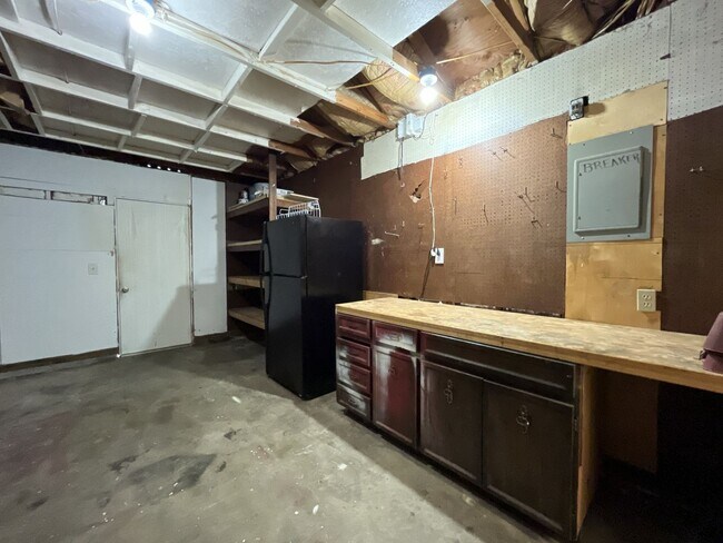 Building Photo - Charming Ranch Home with Sunroom or 4th Bedroom, Two-Car Garage and Fenced Backyard