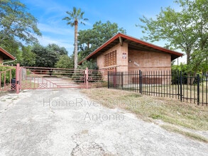 Building Photo - 103 E Skyview Dr
