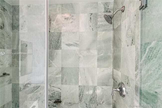Building Photo - 1060 Brickell Ave