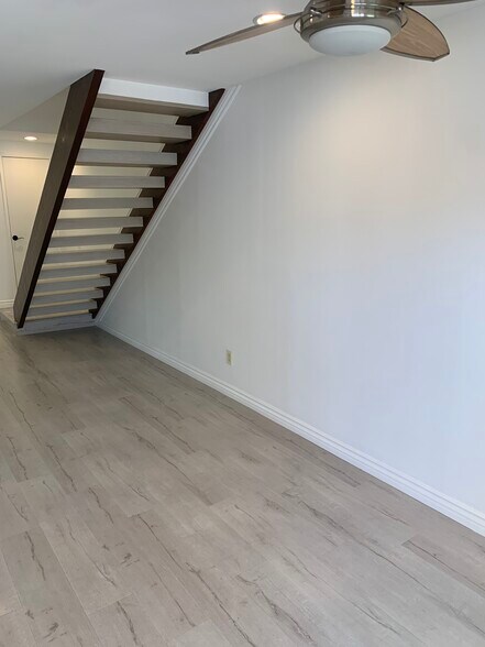 Building Photo - 7560 Corbin Ave
