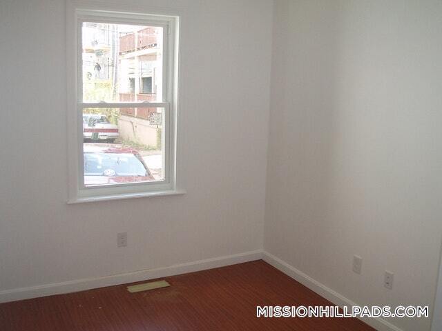 Building Photo - 93A Hillside St