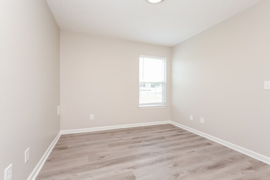 Building Photo - 3003 Aruna Ct