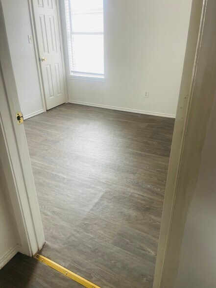 Building Photo - 2804 Cantabrian Dr